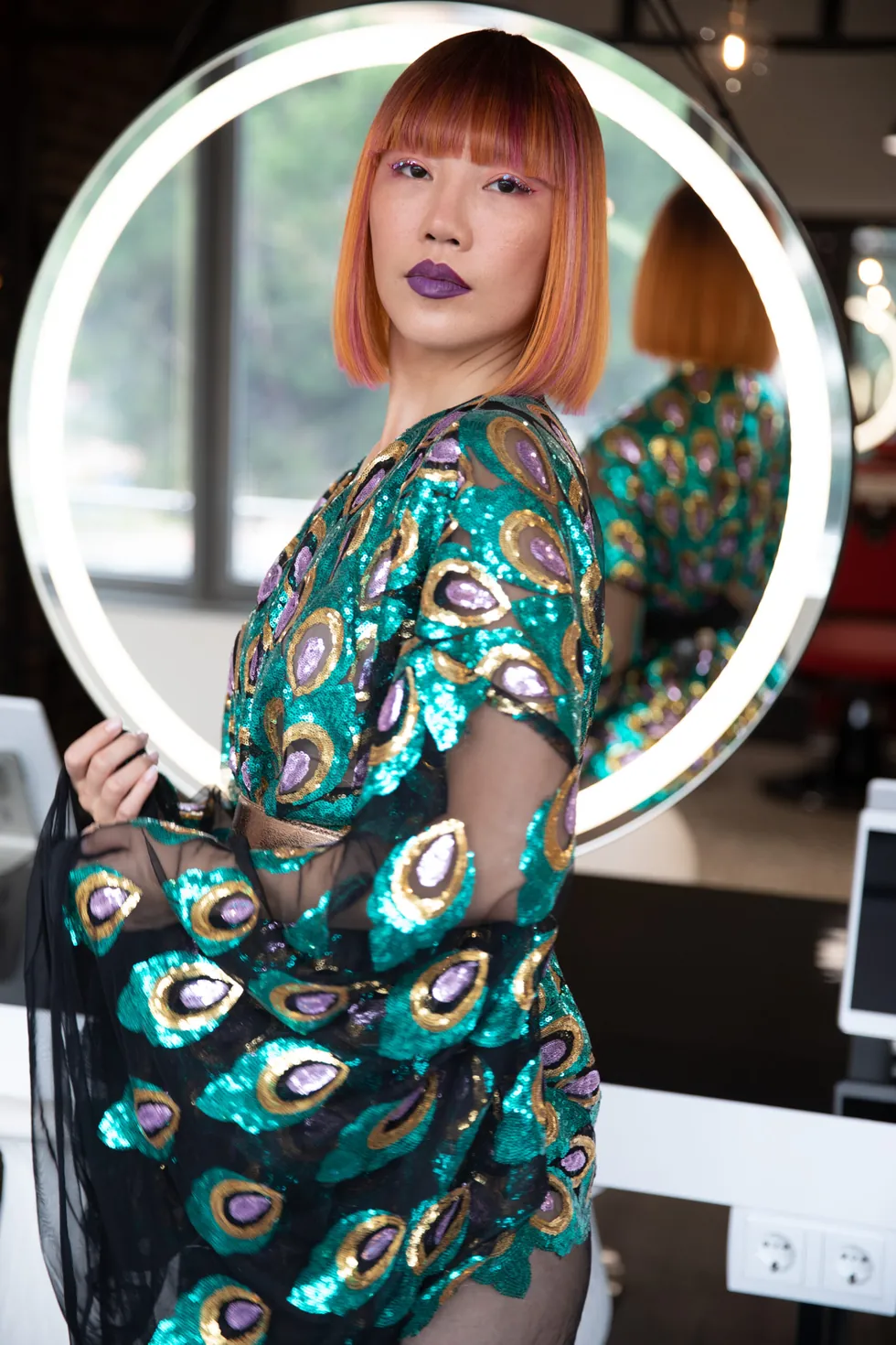 Trabajo de color y mechas en el salón